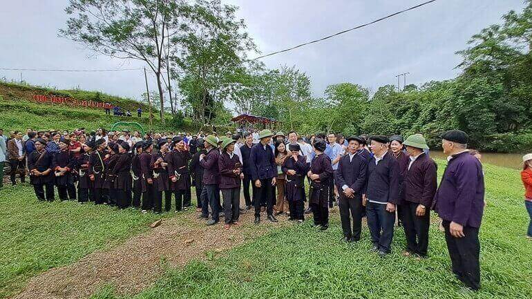 Xuan Duong Love Market