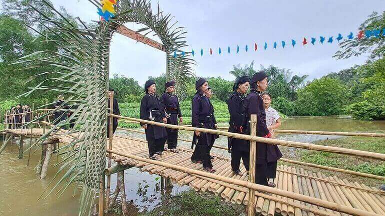 Xuan Duong Love Market