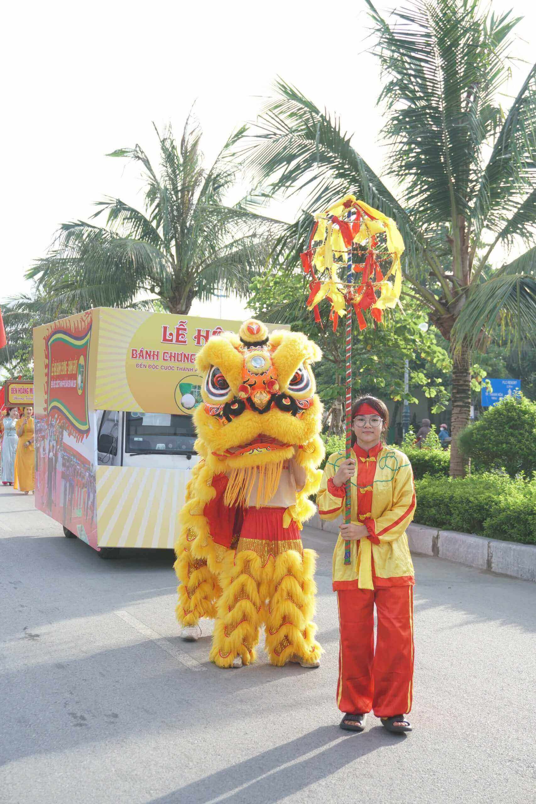 반 정 축제, 신발