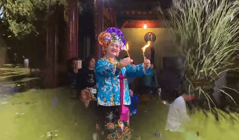 Minh Luong의 Khanh 파티