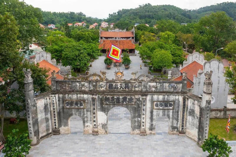 Con Son - Kiep Bac 가을 축제