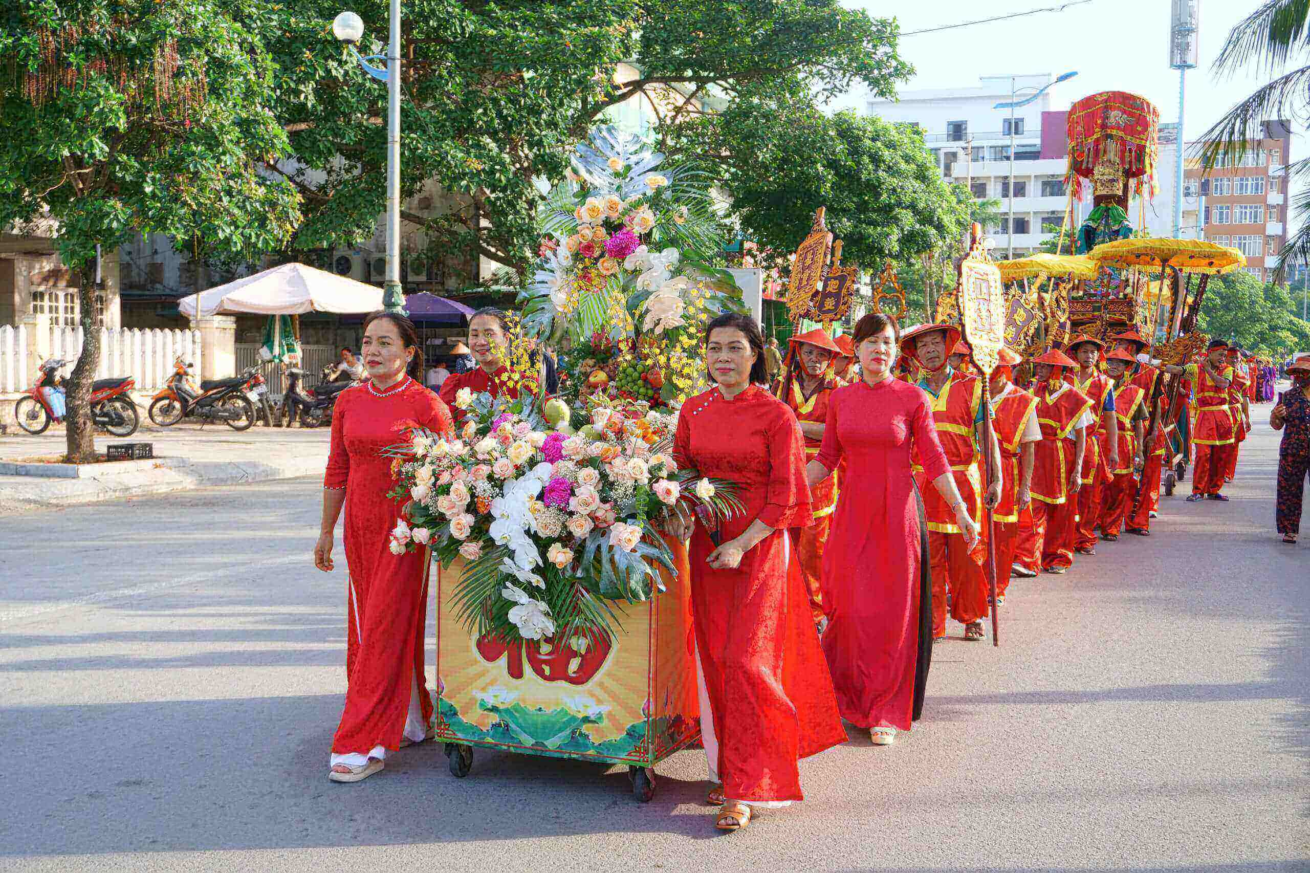 반 정 축제, 신발