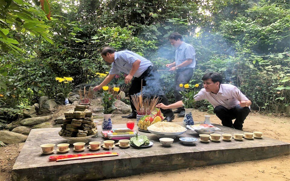 Minh Hoa Tinh Hoa Market- 유나이티드, 행운의 수요