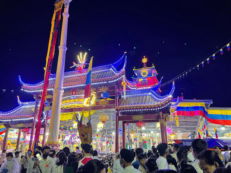 멋진 축제 엔 다이 카오 카오 카오