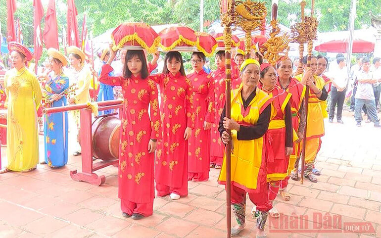 쩐트엉 사원 축제