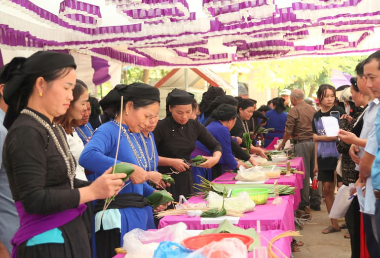 Tay족의 물고기 축제