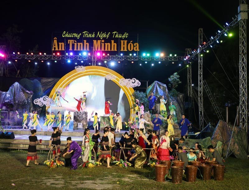 Minh Hoa Tinh Hoa Market- 유나이티드, 행운의 수요