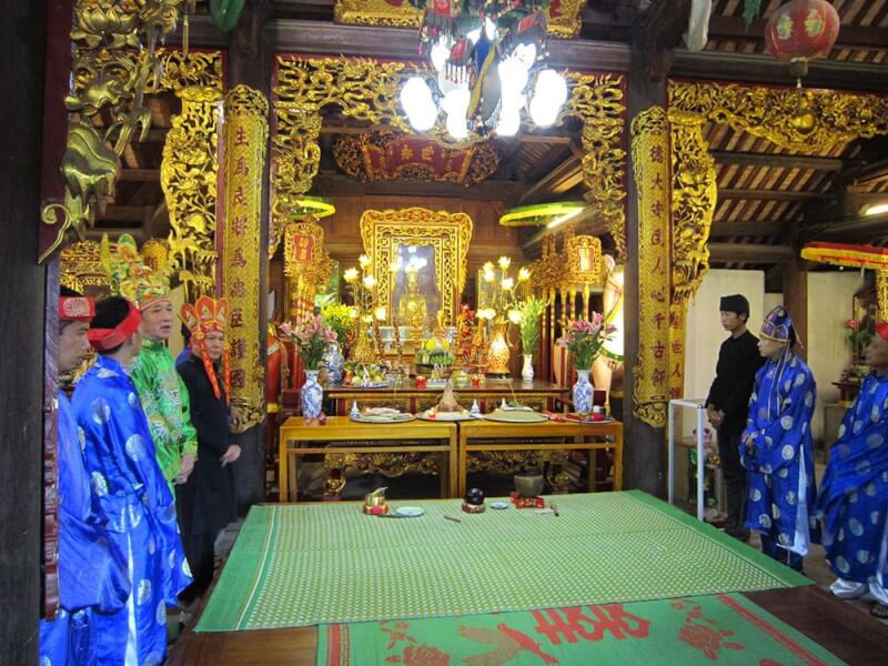 누옥손(Nhuoc Son) 사원 축제 