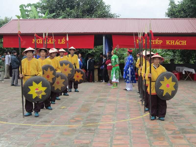 누옥손(Nhuoc Son) 사원 축제 