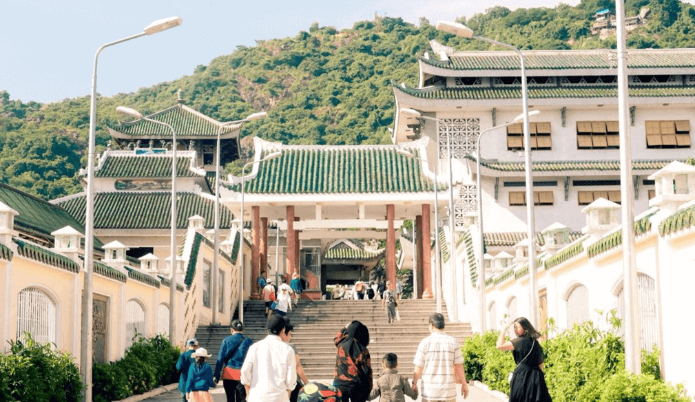 Ba Chua Mountain Sam Mountain의 특별 축제