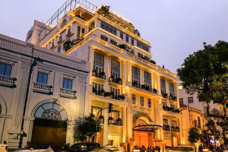 Apricot Hotel: Khám Phá Sự Sang Trọng, Tiện Nghi và Vị Trí Hoàn Hảo