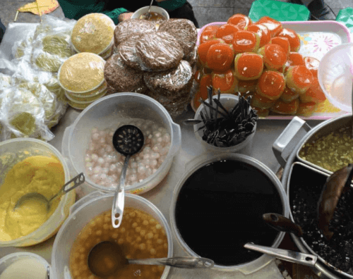 Chè Ngọt, Xôi Dẻo – Khám Phá Đặc Sản Xôi Chè Bà Thìn