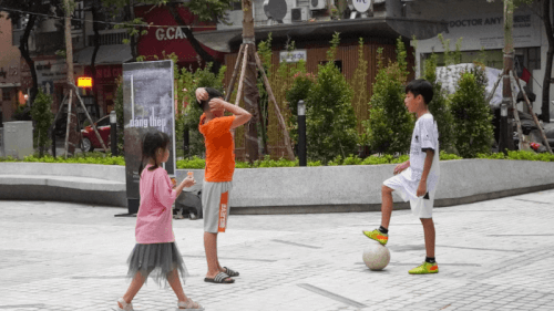 Một Ngày Tận Hưởng Không Gian Xanh Mát Tại Vườn Hoa Lê Trực