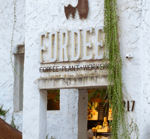 Tìm Một Góc Bình Yên Giữa Hà Nội Ồn Ào – Khám Phá Fordeer Coffee