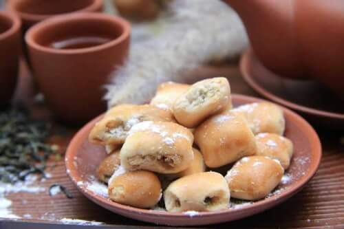 Ăn Thử Bánh Chả Hà Nội – Ngỡ Đâu Đang Ôm Cả Mùa Thu Trong Tay