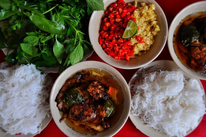 Bún Chả Đắc Kim: Vị Ngon Đậm Đà Và Không Gian Cổ Kính Tại Hà Nội