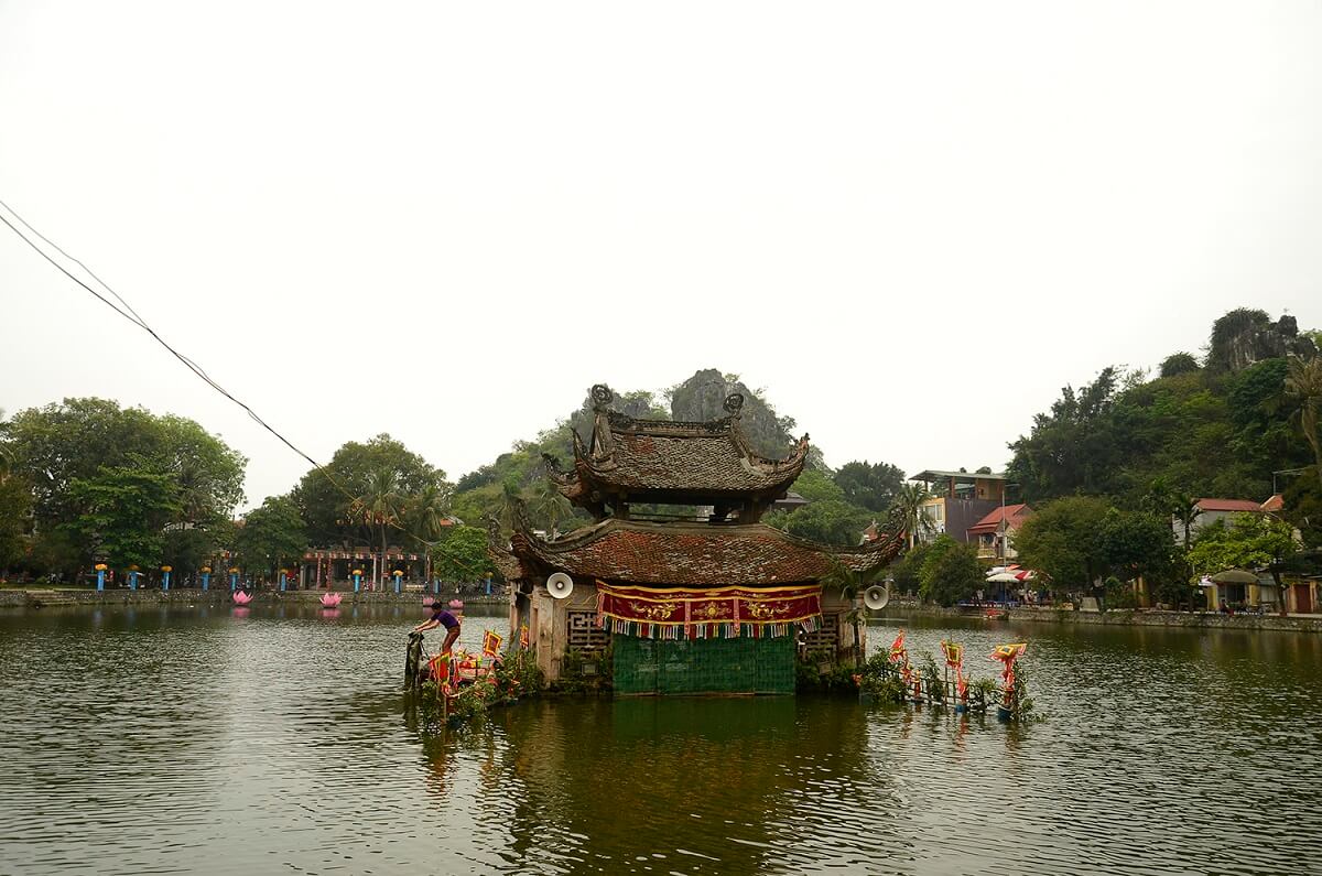 Lễ Hội Chùa Thầy: Nơi Kết Nối Cộng Đồng và Truyền Thống