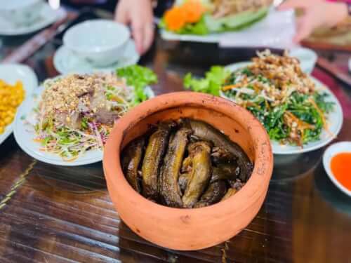 Chạch Sụn Kho Niêu Đất: Món Ăn Dân Dã Nhưng Đầy Lôi Cuốn