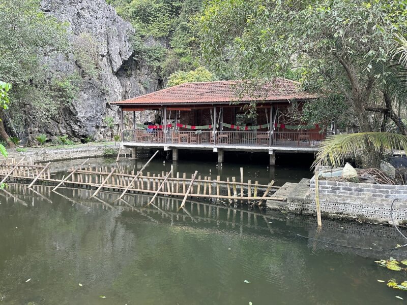 Thưởng Thức Ẩm Thực Miền Quê Tại Thung Sen Tam Coc Restaurant & Cafe