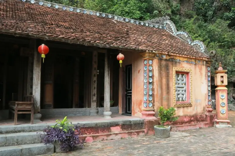 Vẻ Đẹp Huy Hoàng Của Nhà Cổ Ninh Sơn