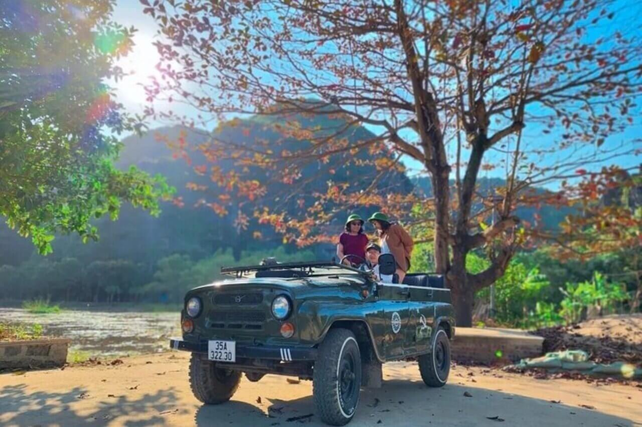 Tour Xe Jeep Ninh Bình: Trải Nghiệm Thiên Nhiên Hùng Vĩ Theo Cách Độc Đáo