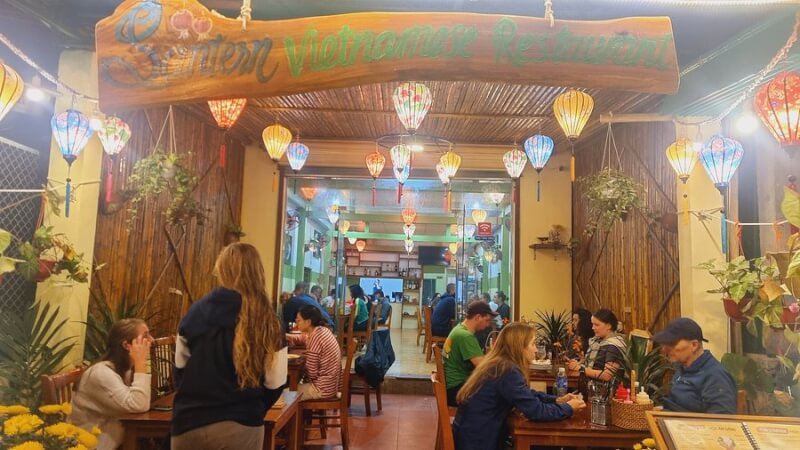 Lantern’s Restaurant – Trải Nghiệm Ẩm Thực Giữa Lòng Ninh Bình