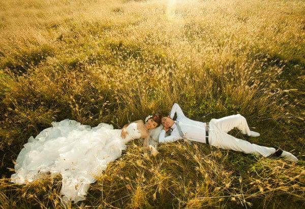 Khung cảnh mênh mông, thơ mộng của cánh đồng bãi rễ thời gian gần đây thu hút rất nhiều bạn trẻ tới thăm thú, chụp ảnh.