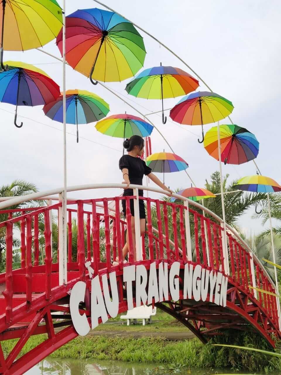 Với diện tích rộng lớn, Happy Land Hùng Thy không chỉ là một khu sinh thái mà còn là nơi hội tụ các hoạt động vui chơi giải trí, trải nghiệm văn hóa độc đáo.