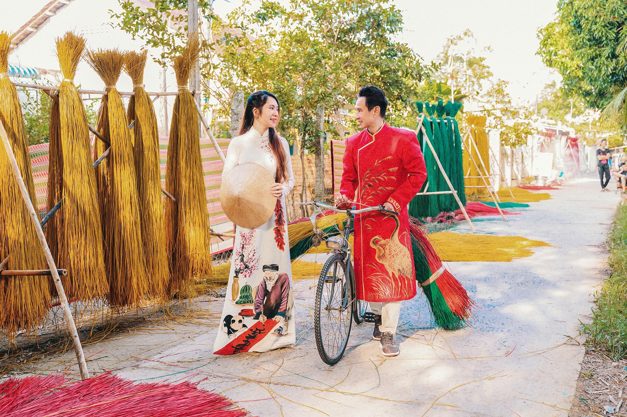 Theo lời kể của những bậc lão niên tại đây, làng nghề dệt chiếu Định Yên đã được hình thành cách đây hàng trăm năm.