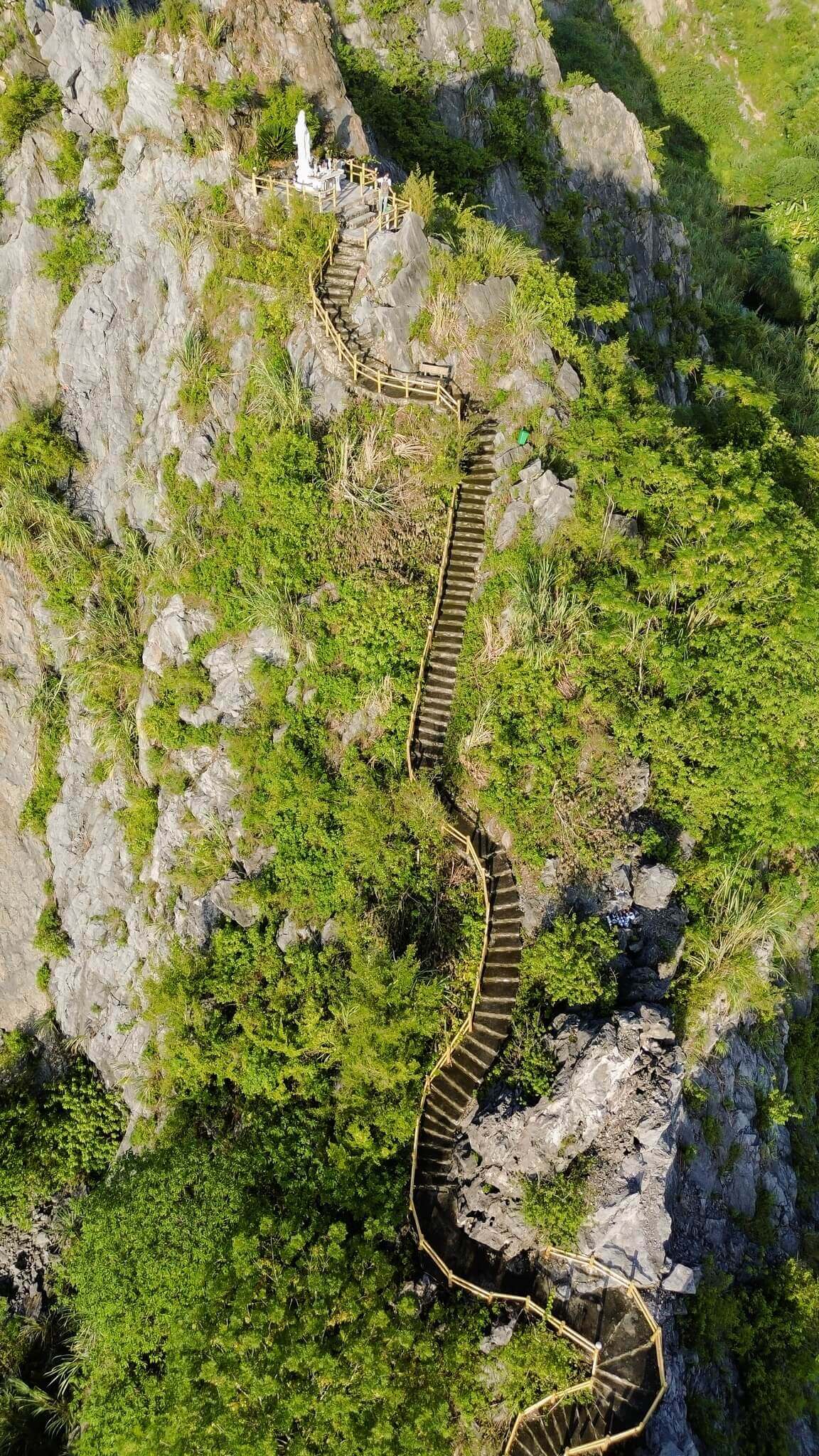 엔 트렁크 관광 마을