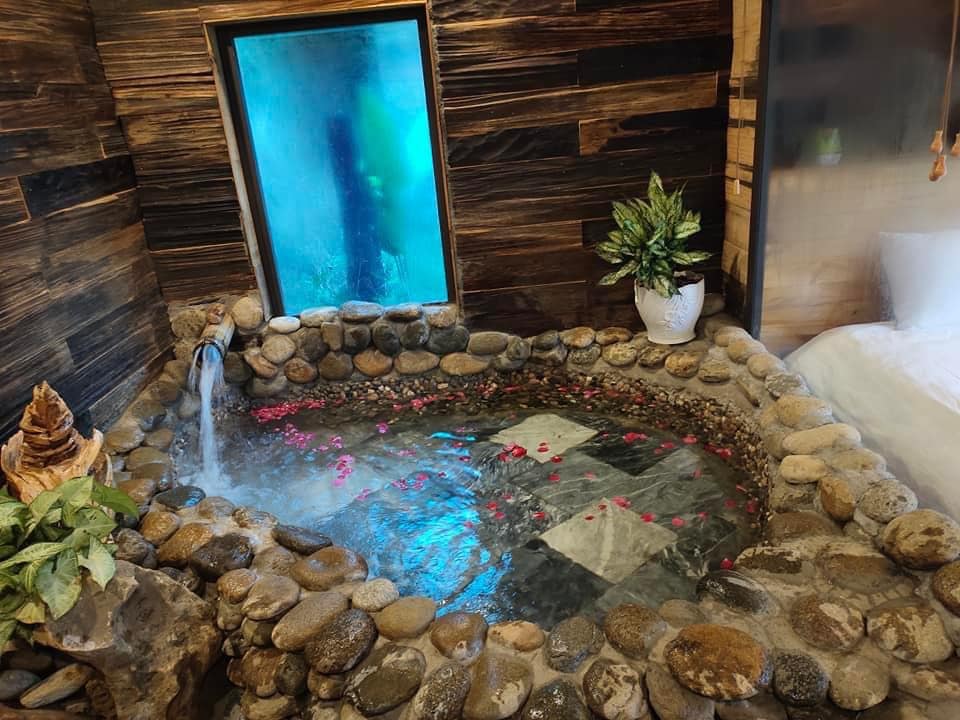 트램 타우 핫 미네랄 스프링