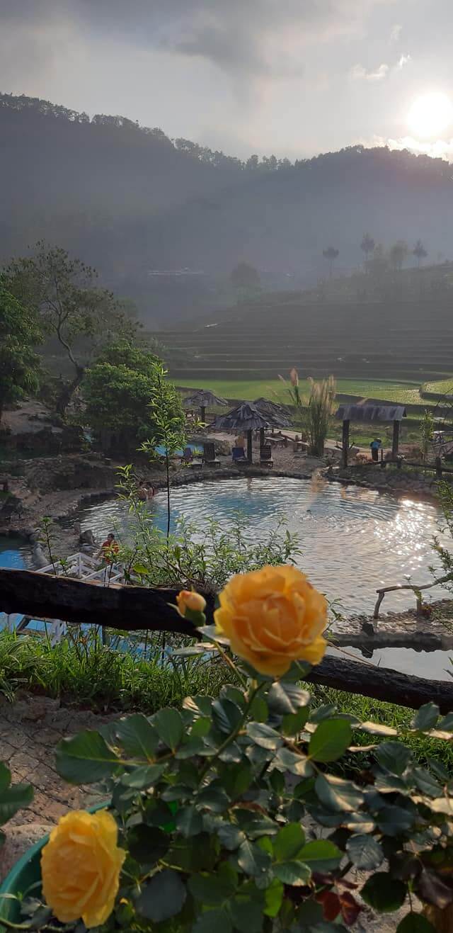 트램 타우 핫 미네랄 스프링