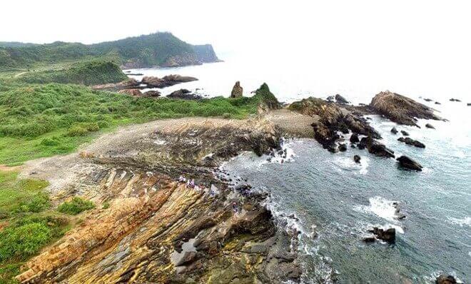 Bãi đá Móng Rồng