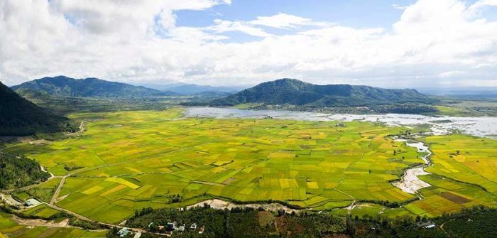 현지인들에게 NGO Son Field는 태어날 때부터 성인이되었습니다.