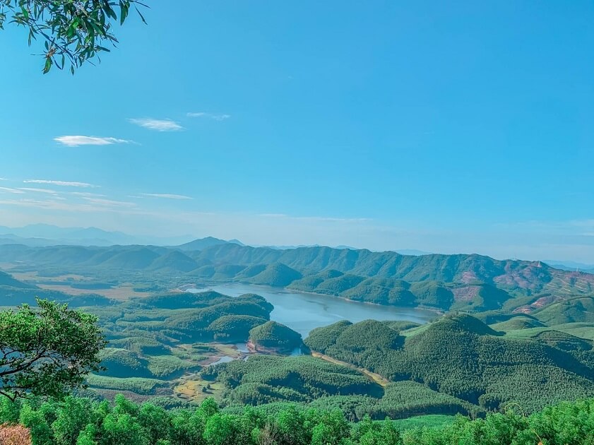 類人猿のピークは、新しい土地を探索するトレッキングチームにとって理想的な提案です。