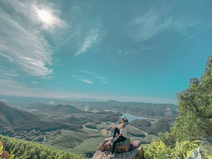 このピークを征服すると、訪問者は、夢の中心にある美しい山の景色に圧倒されません。