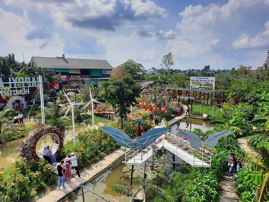 Khu du lịch miệt vườn Happy Land Hùng Thy Sa Đéc là địa điểm được nhiều người lựa chọn khi đến với du lịch Đồng Tháp.