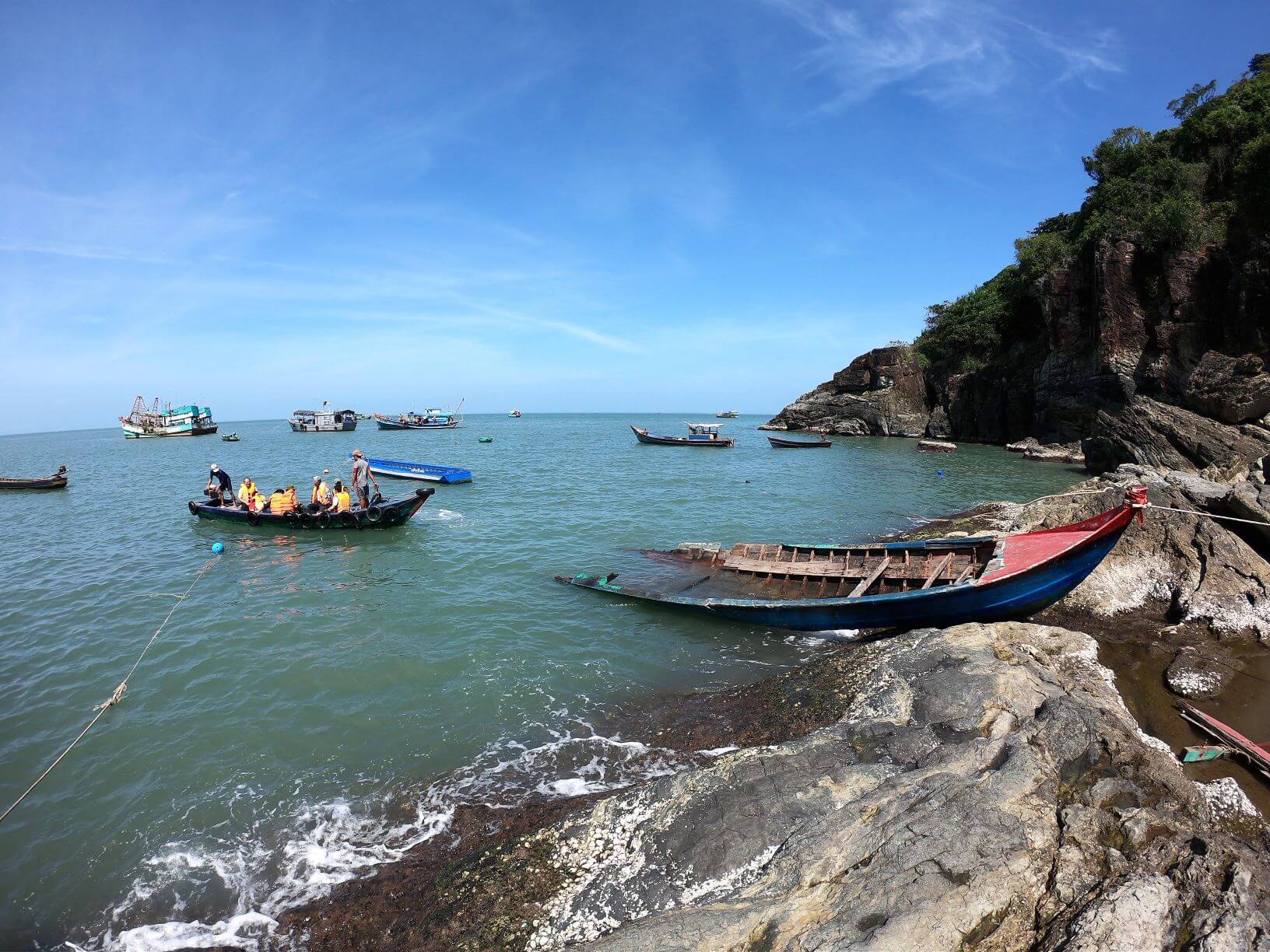 ホン・チュオイは現在、国の南西部の水域の特に重要な唐辛子の位置にある島の一つです。