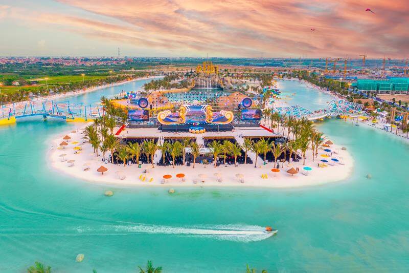 Công viên sóng VinWonders Wave Park thuộc dự án đại đô thị Vinhomes Ocean Park 2-The Empire tọa lạc tại Long Hưng, Văn Giang, Hưng Yên.