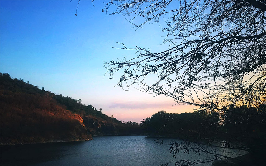 サンセットテイニンロッキーマウンテンレイク