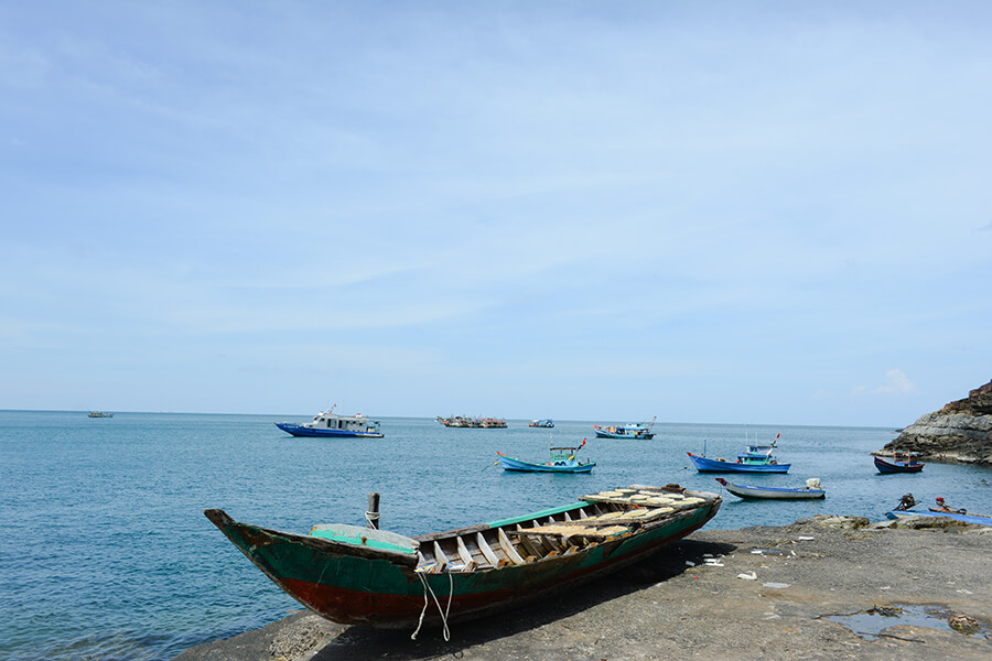 ホン・チュオイ島の手付かずでシンプルな景色は、訪問する観光客のフォロワーの魅力です