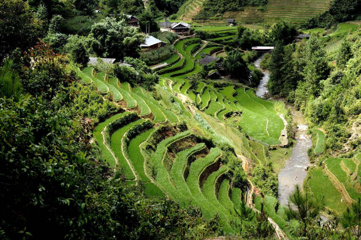 Không chỉ mê hoặc những tín đồ đam mê khám phá bằng vẻ đẹp thiên nhiên tuyệt sắc của mình