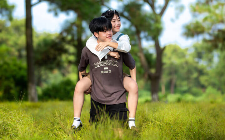 Cánh Đồng Hoa Rễ