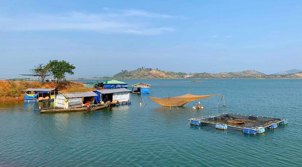 Hình ảnh mộc mạc ở làng chài Sê San.