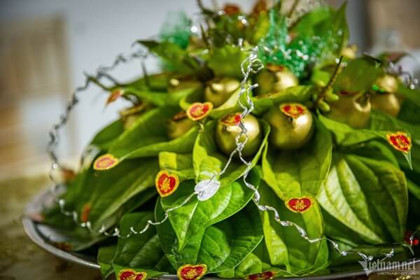 あなたがvi thuy Communeに到着すると、訪問者は広大な慈悲の庭の美しさに魅了されます