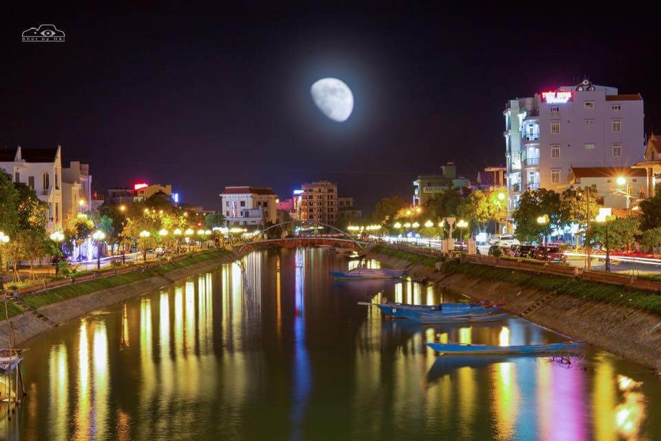 The walking street of Dong Hoi Quang Binh has quickly become a destination to attract the attention of many people.