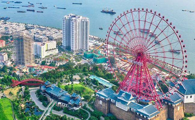 Công viên nước Sun World nằm trong phân khu sông Đơ và quảng trường biển.