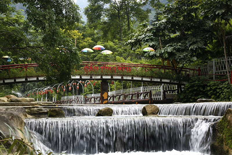 Với diện tích rộng lớn lên đến 10.000 m2, khu du lịch Mỏ Mắm được chia thành nhiều khu vực vui chơi và giải trí.