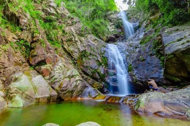 アノーの滝は、ルーイ山脈の真ん中に隠された4つの滝の1つです。