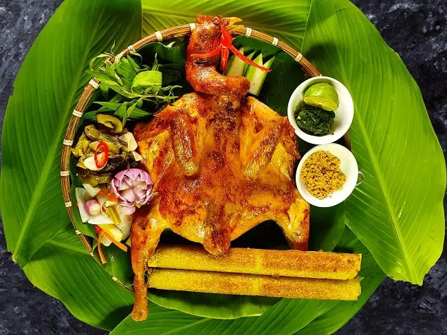 Con đường chinh phục thác nàng tiên không hề dễ dàng.